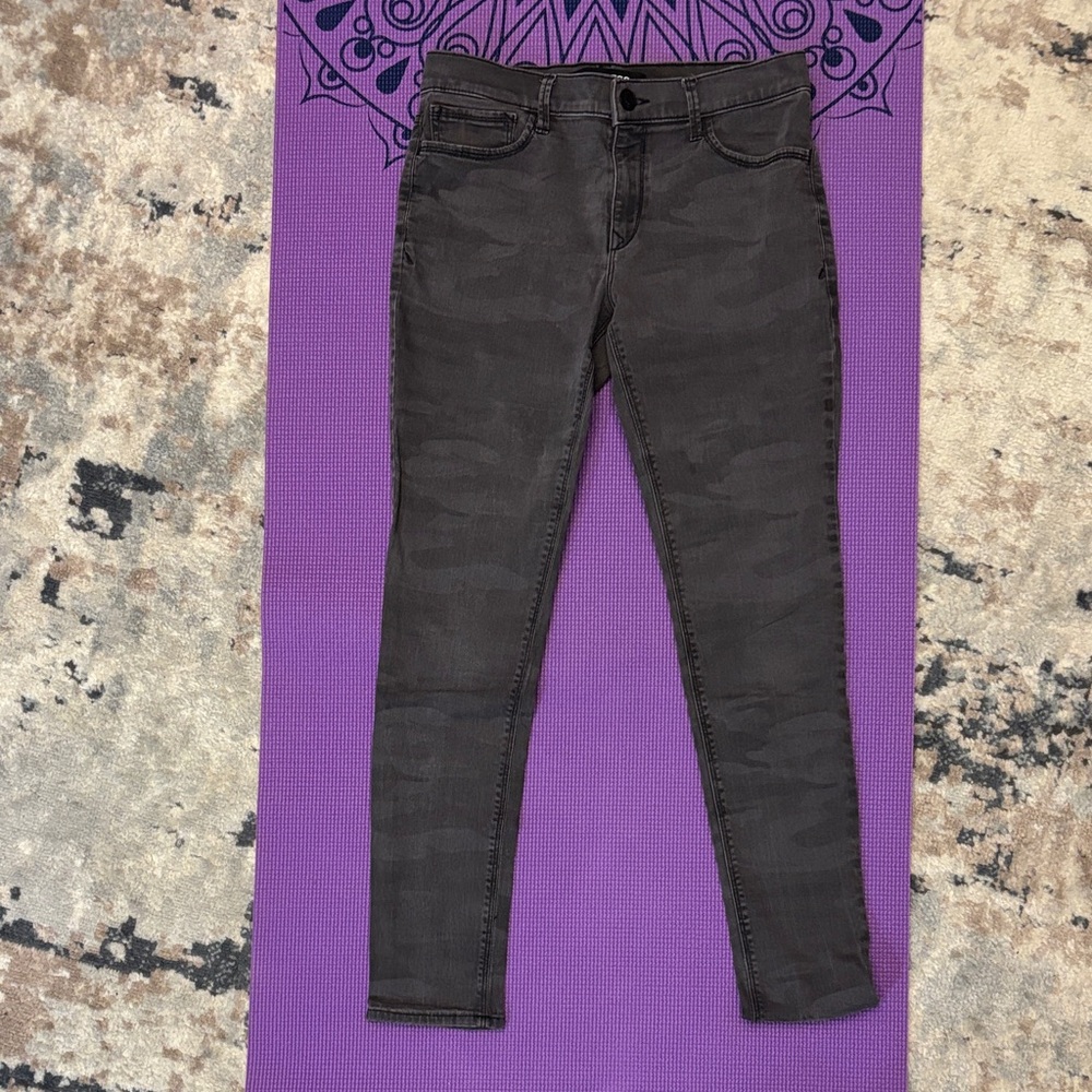 Express Women's Dark Gray Camouflage Stretch Skinny Jeans size 4R